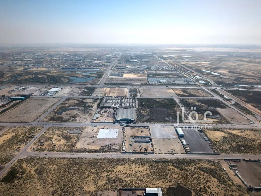 أرض 25000 م² في الهضبة 5