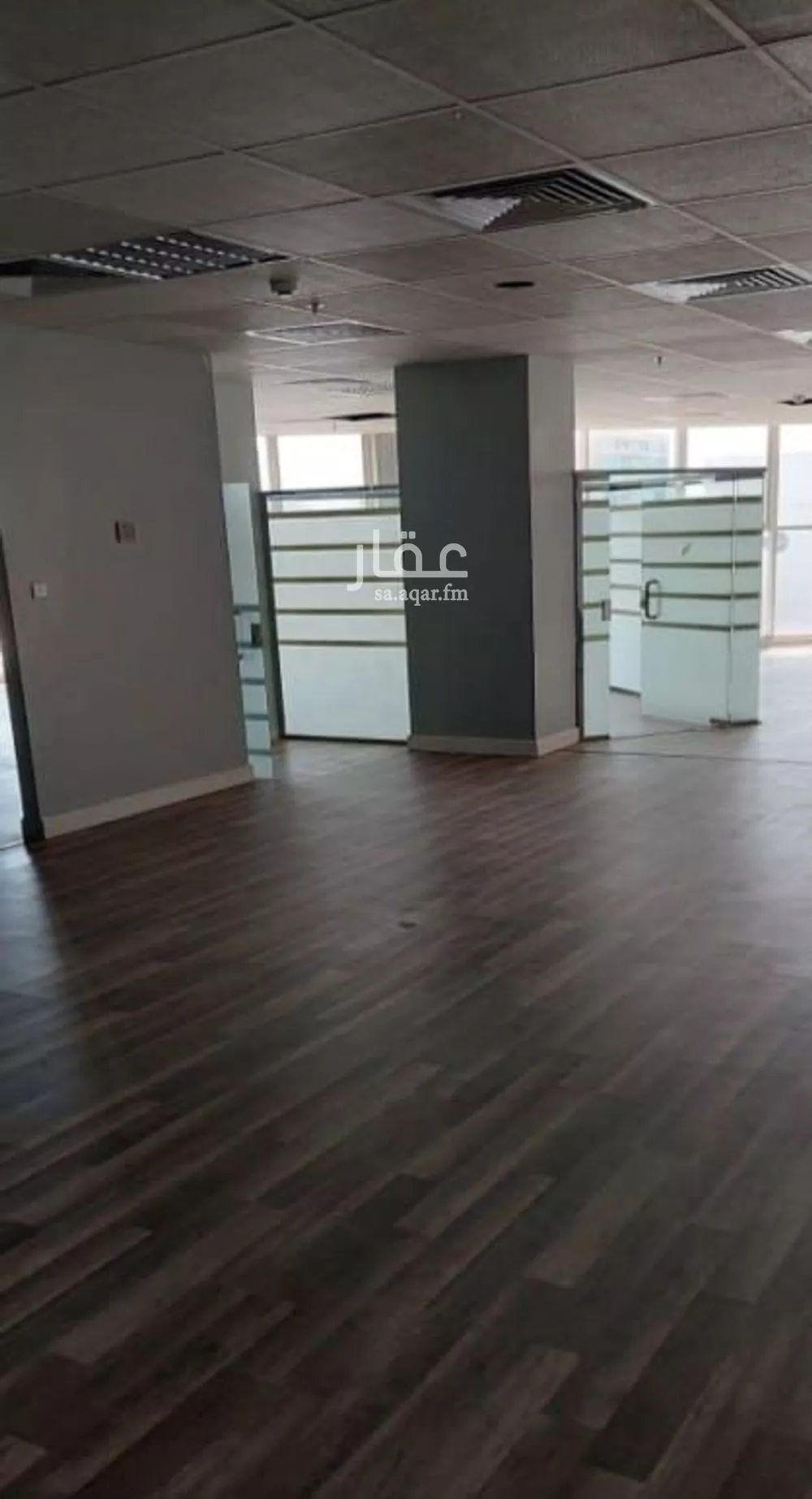 عمارة 962 م² في الثقبة 4