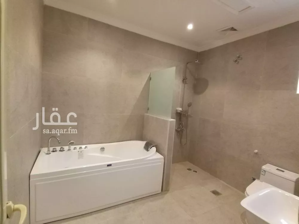 فيلا 6 غرف في التحلية 3