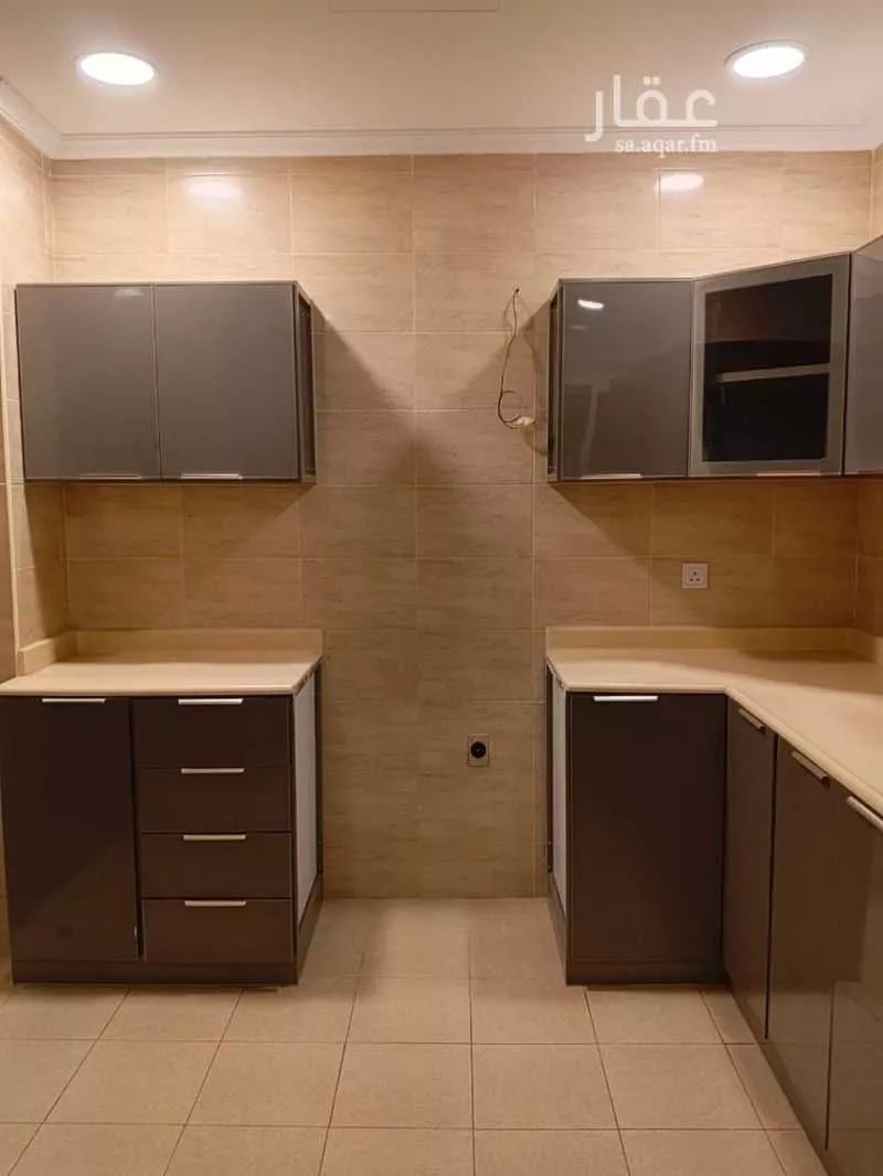 شقة 3 غرف في العليا 4