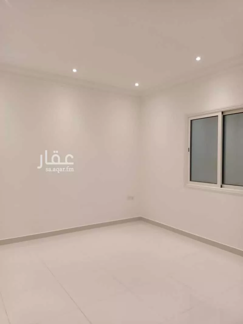 عمارة 847 م² في القصور 4