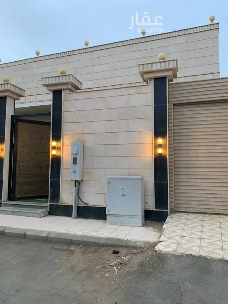 6 bedroom villa in Al Falah 1