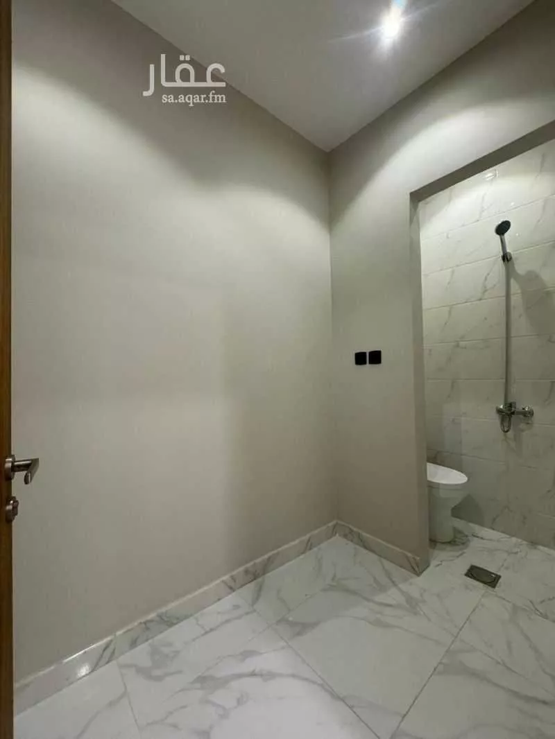 شقة 5 غرف في الريان 3