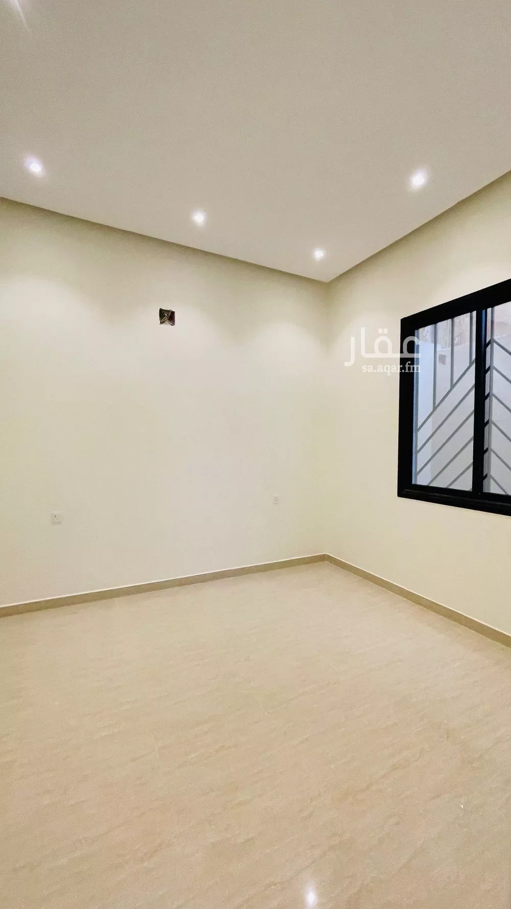 فيلا 5 غرف في الزهرة 2