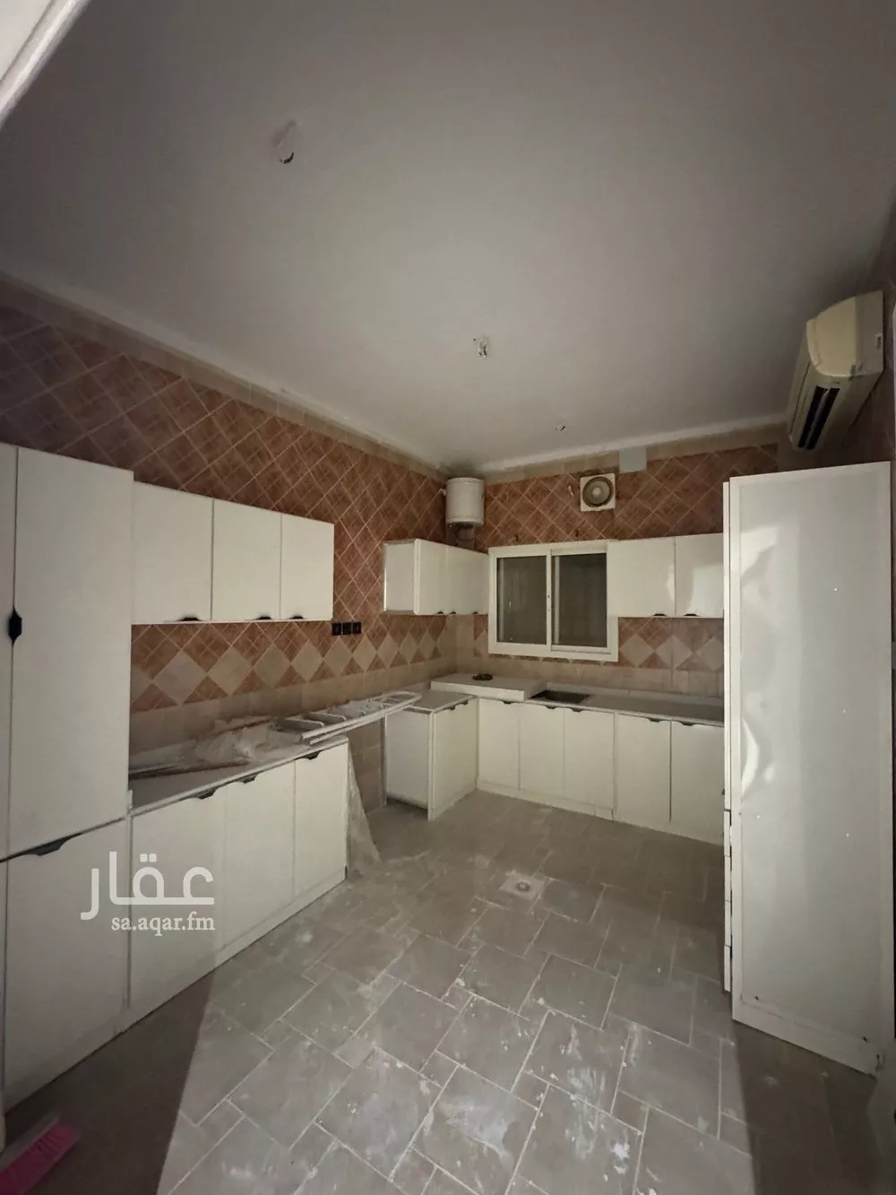 3 bedroom floor in Ishbiliyah 5