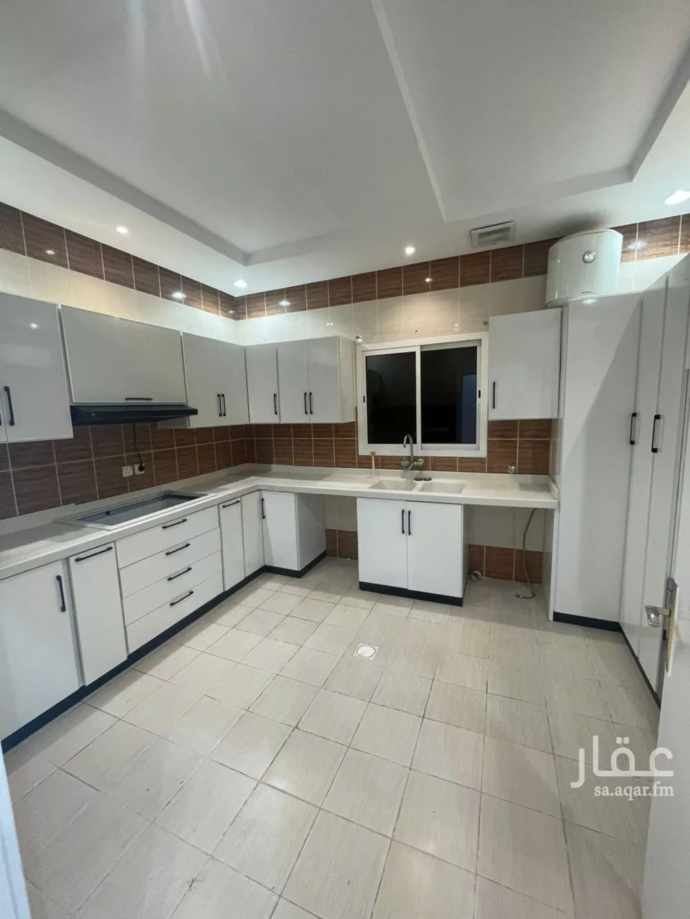 3 bedroom floor in Ishbiliyah 1