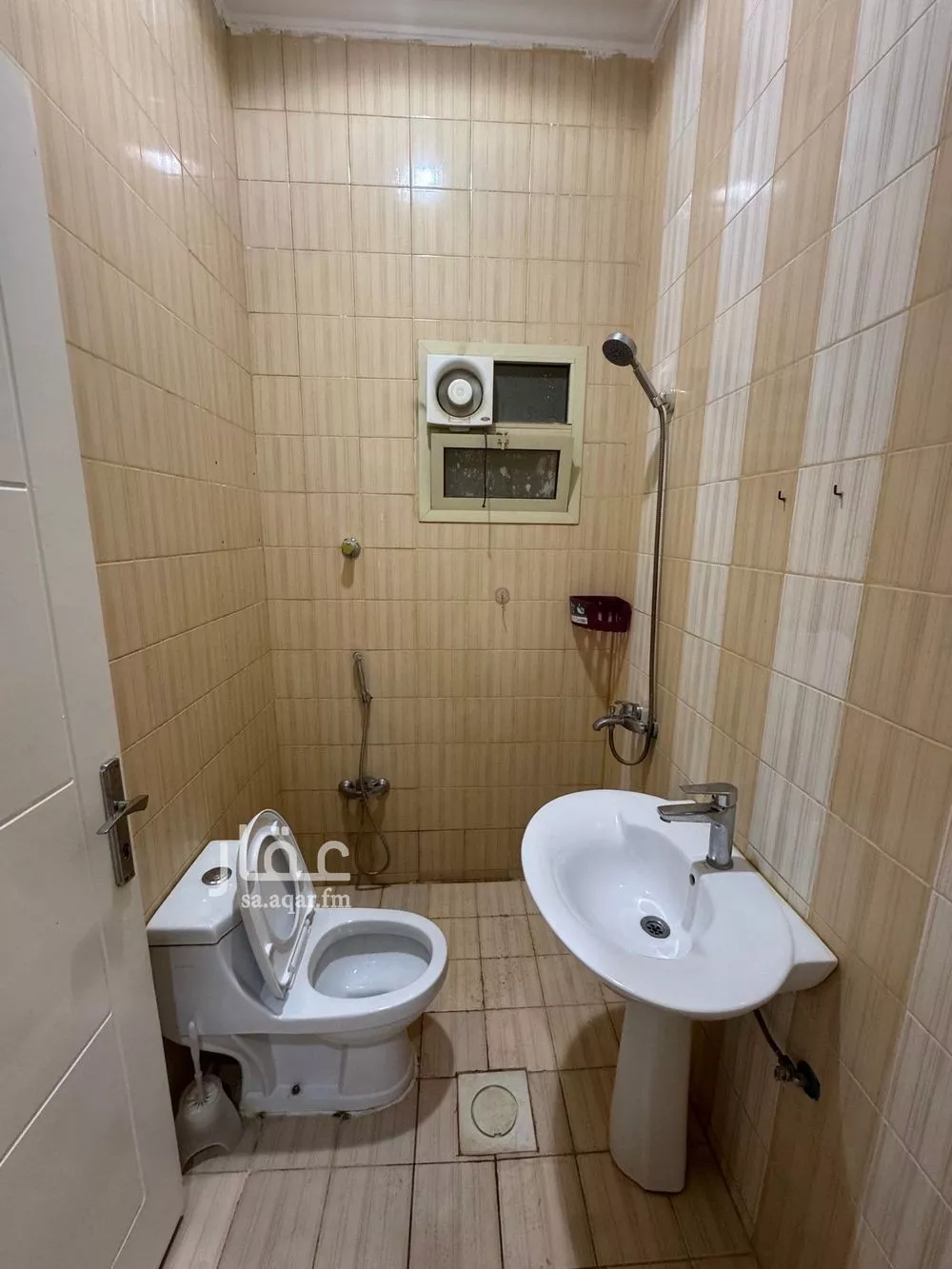 3 bedroom floor in Al Yarmouk 5