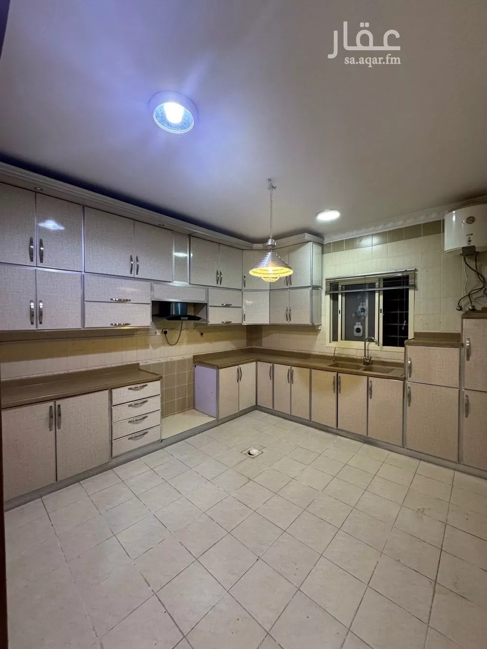 3 bedroom floor in Al Yarmouk 4