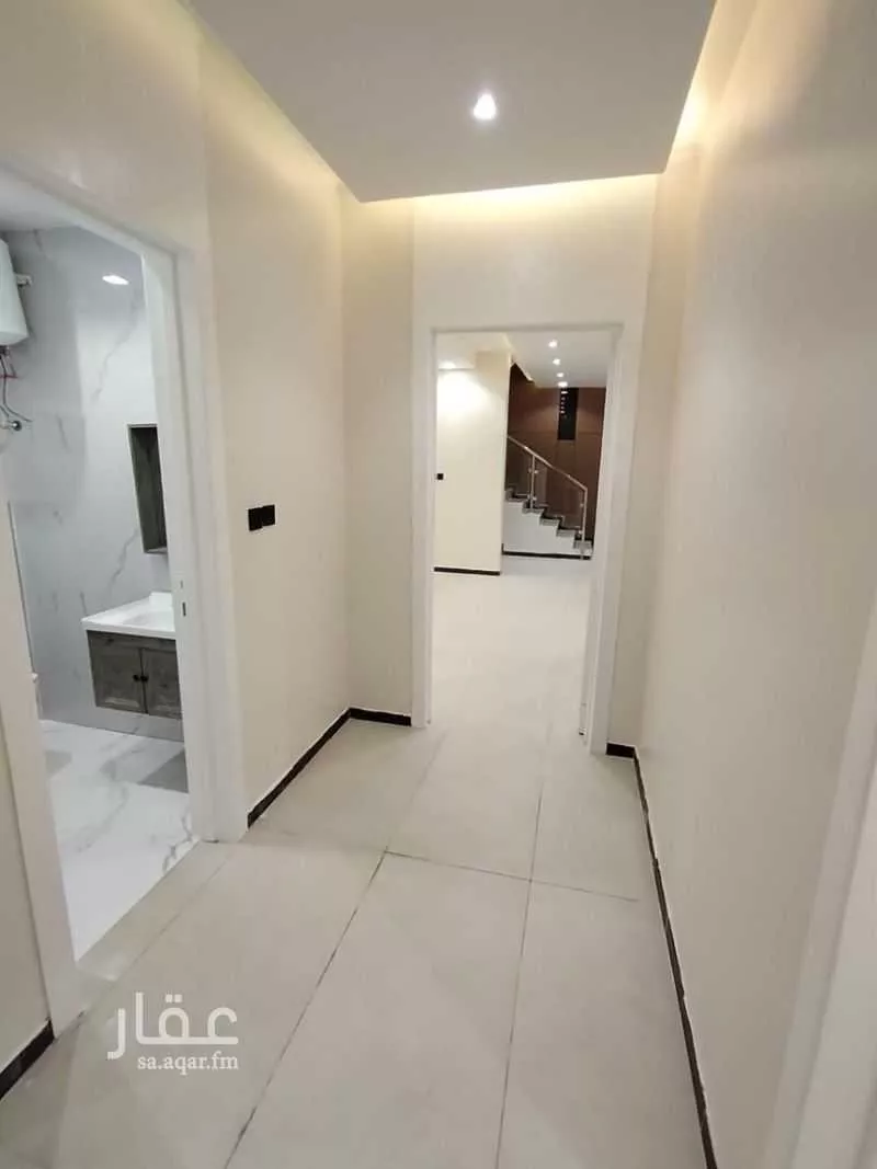 شقة 5 غرف في العريجاء الغربية 1