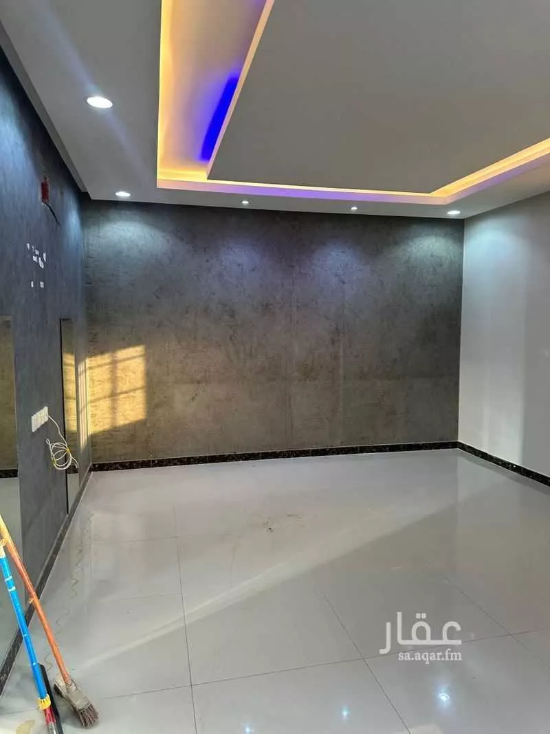3 bedroom floor in Dhahrat Laban 5