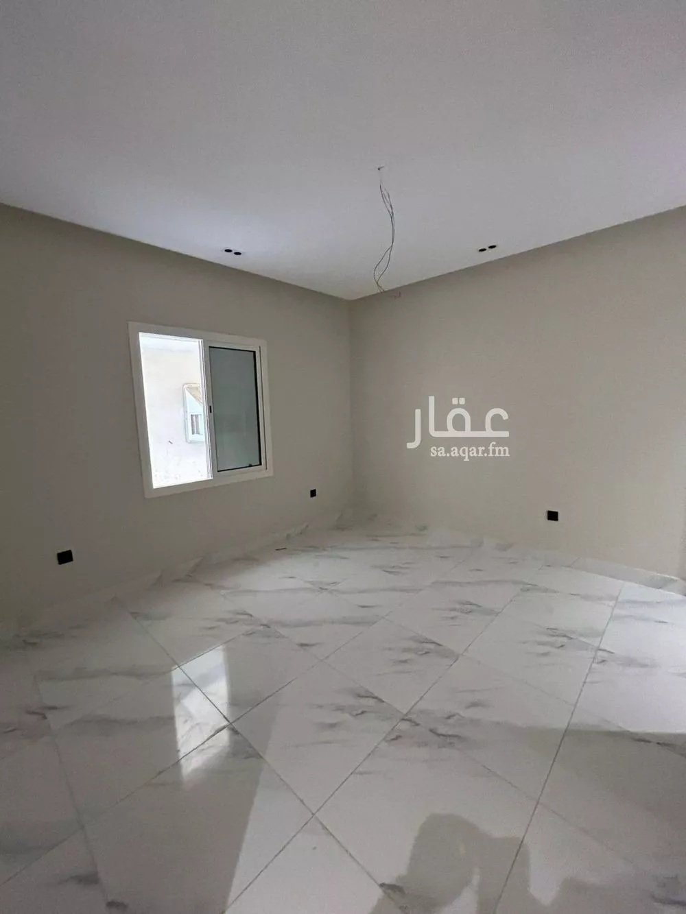 شقة 4 غرف في الواحة 5