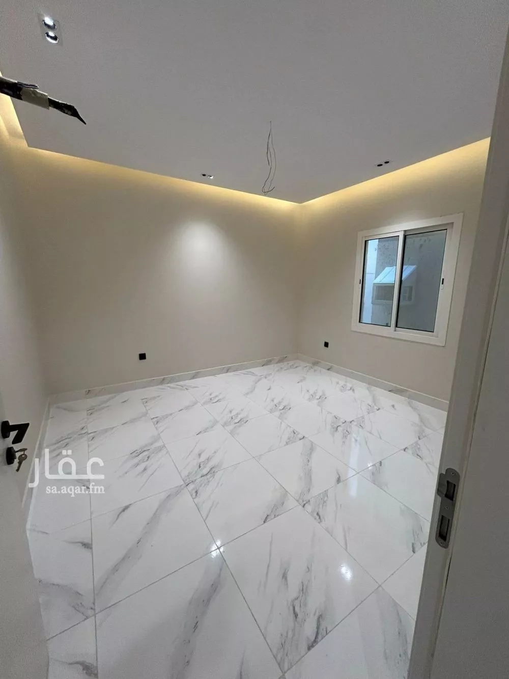 شقة 4 غرف في الواحة 4