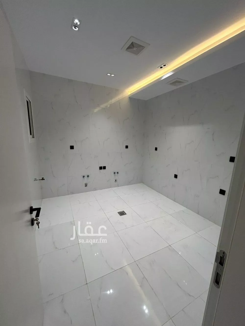 شقة 4 غرف في الواحة 3