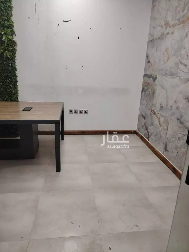 مكتب 1463 م² في النرجس 4