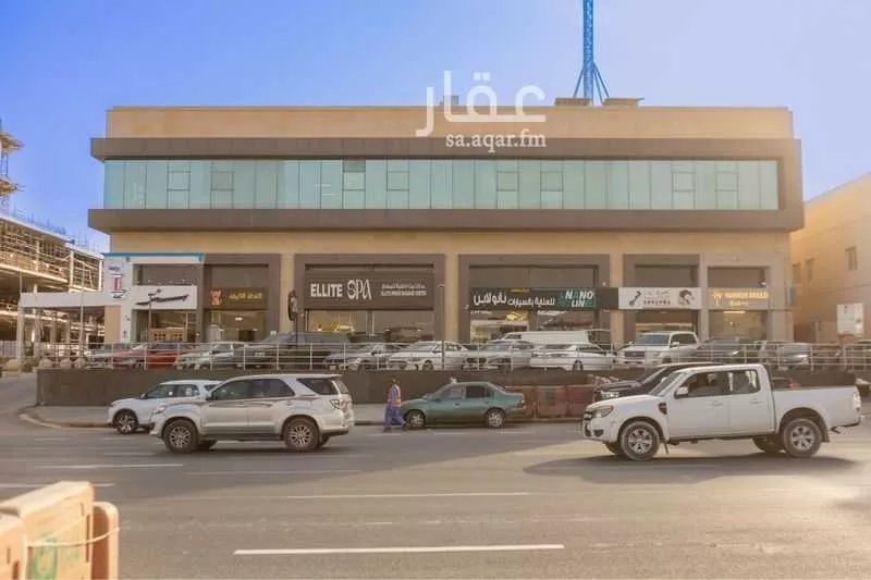 مكتب 2553 م² في العارض 1