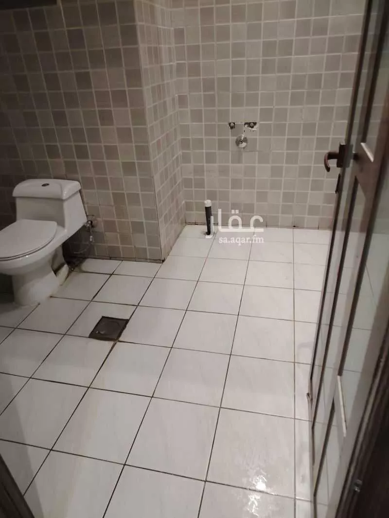 مكتب 2553 م² في العارض 5