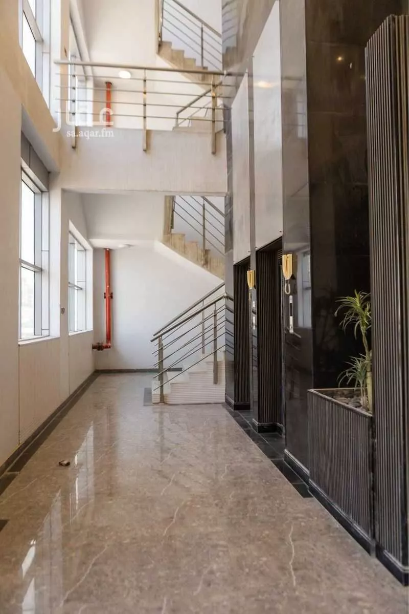 مكتب 2553 م² في العارض 3