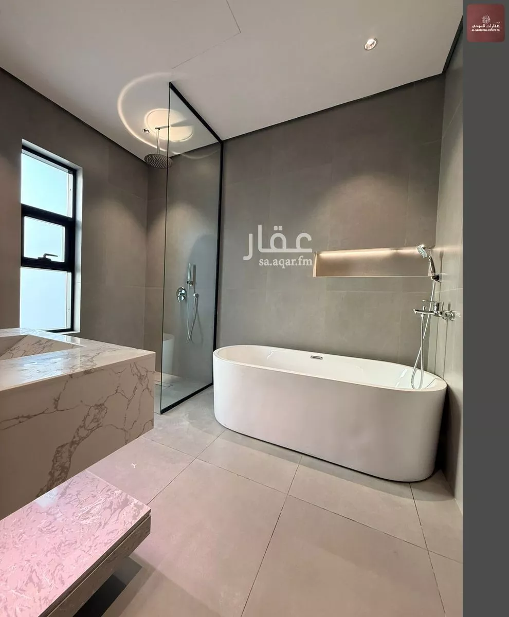 فيلا 5 غرف في السيف 3