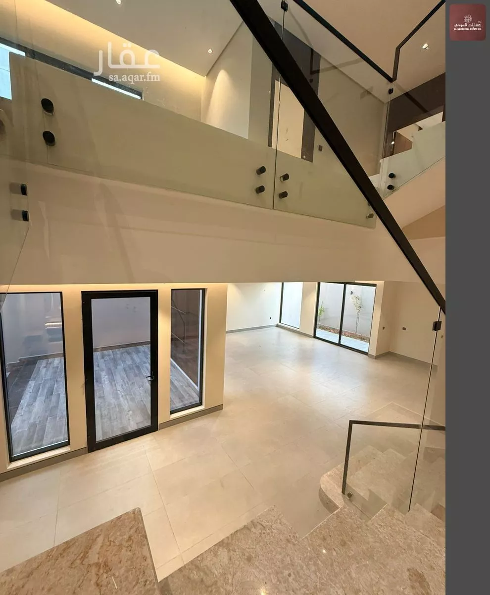 فيلا 5 غرف في السيف 4