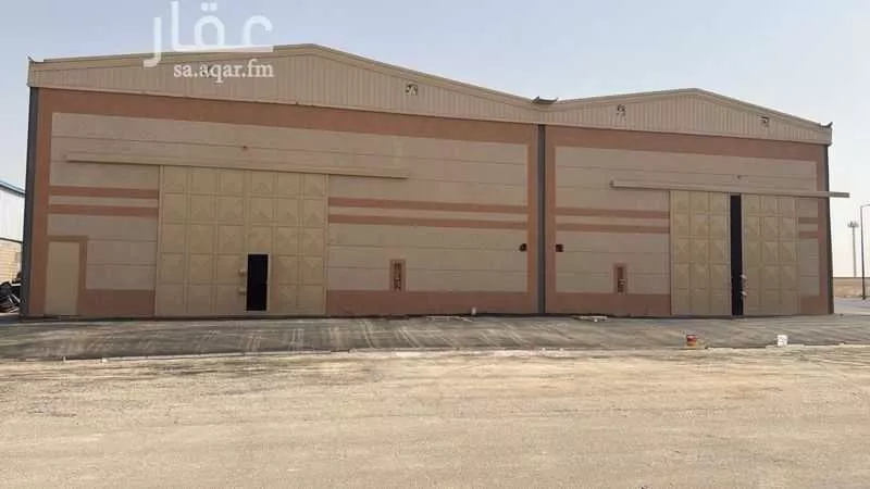 مستودع 2091 م² في الدفاع 1