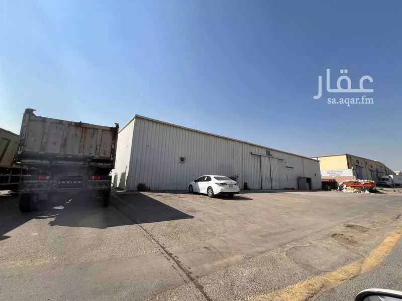 مستودع 3640 م² في السلي 5