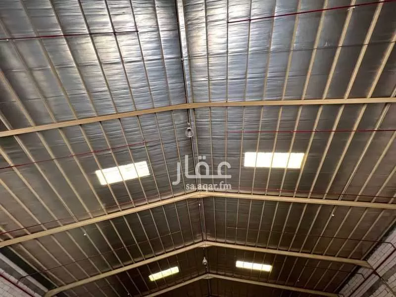 مستودع 3264 م² في السلي 5