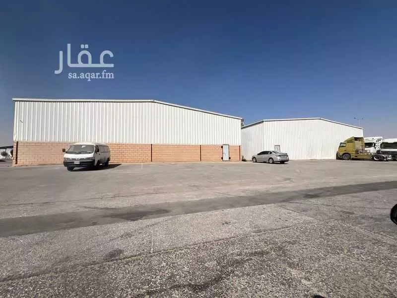 مستودع 3640 م² في السلي 1