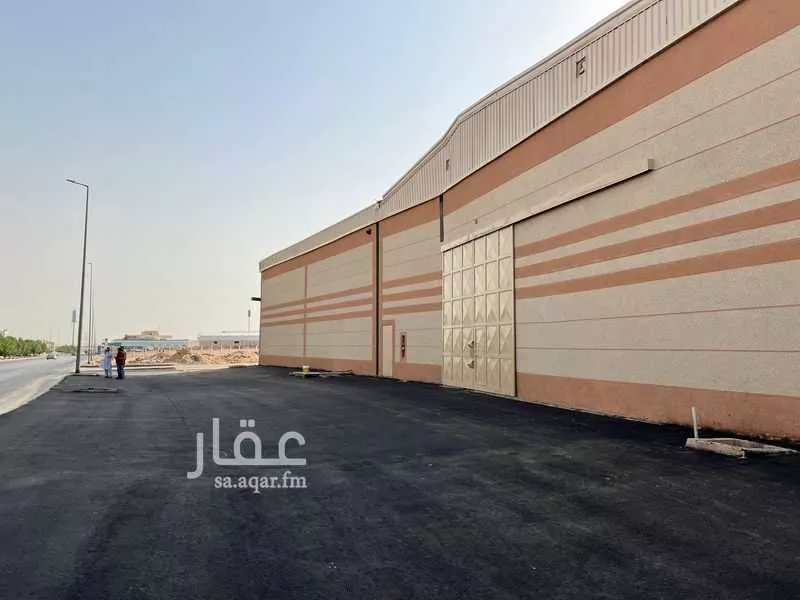 مستودع 2091 م² في الدفاع 2