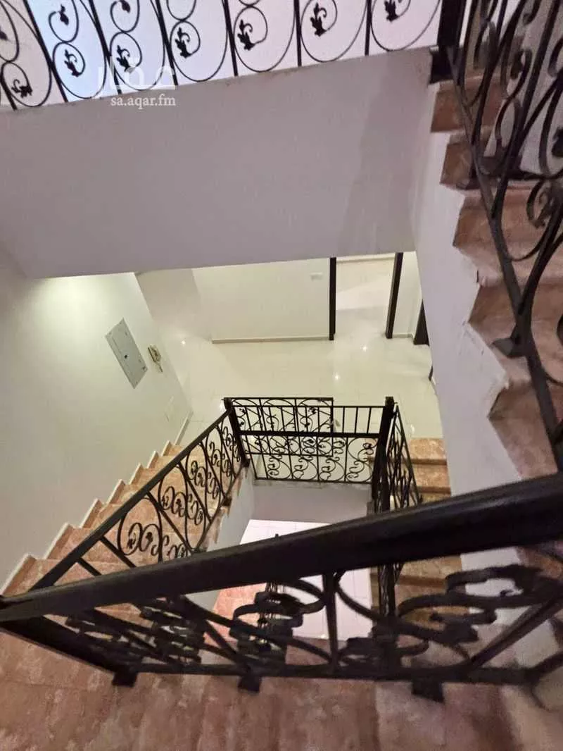 8 bedroom villa in Al Kawthar, Jeddah 10