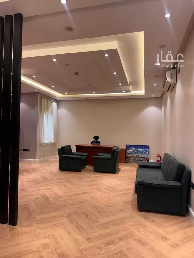 مكتب 675 م² في العارض 2