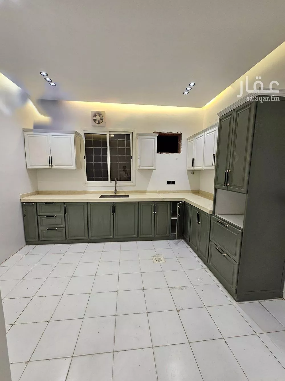 5 bedroom floor in Al Munsiyah 3