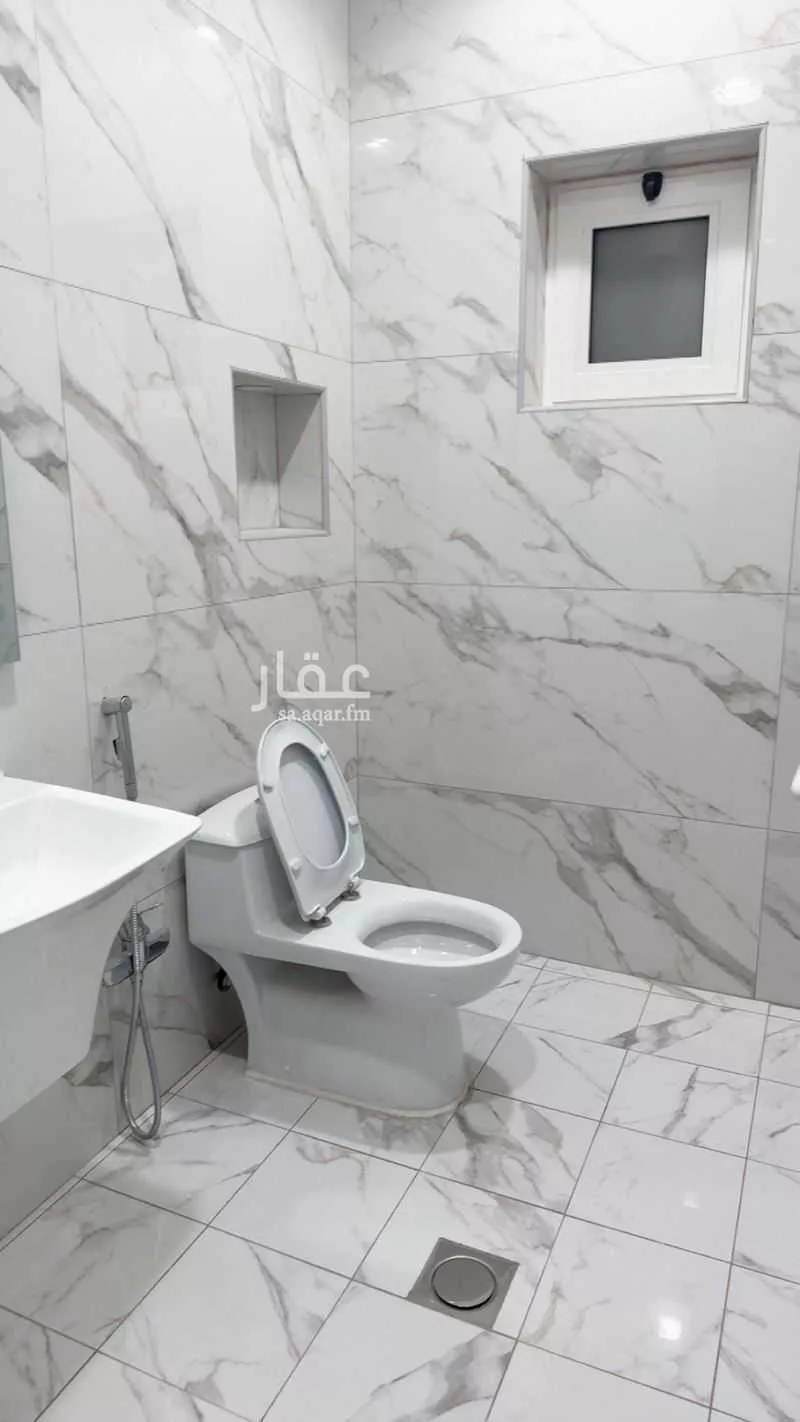 شقة 6 غرف في طيبة 5