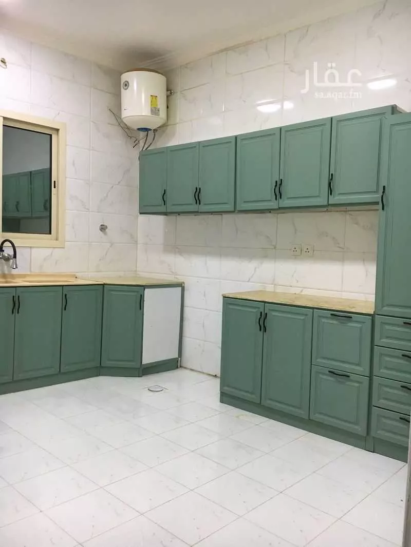 3 bedroom floor in Al Munsiyah 5