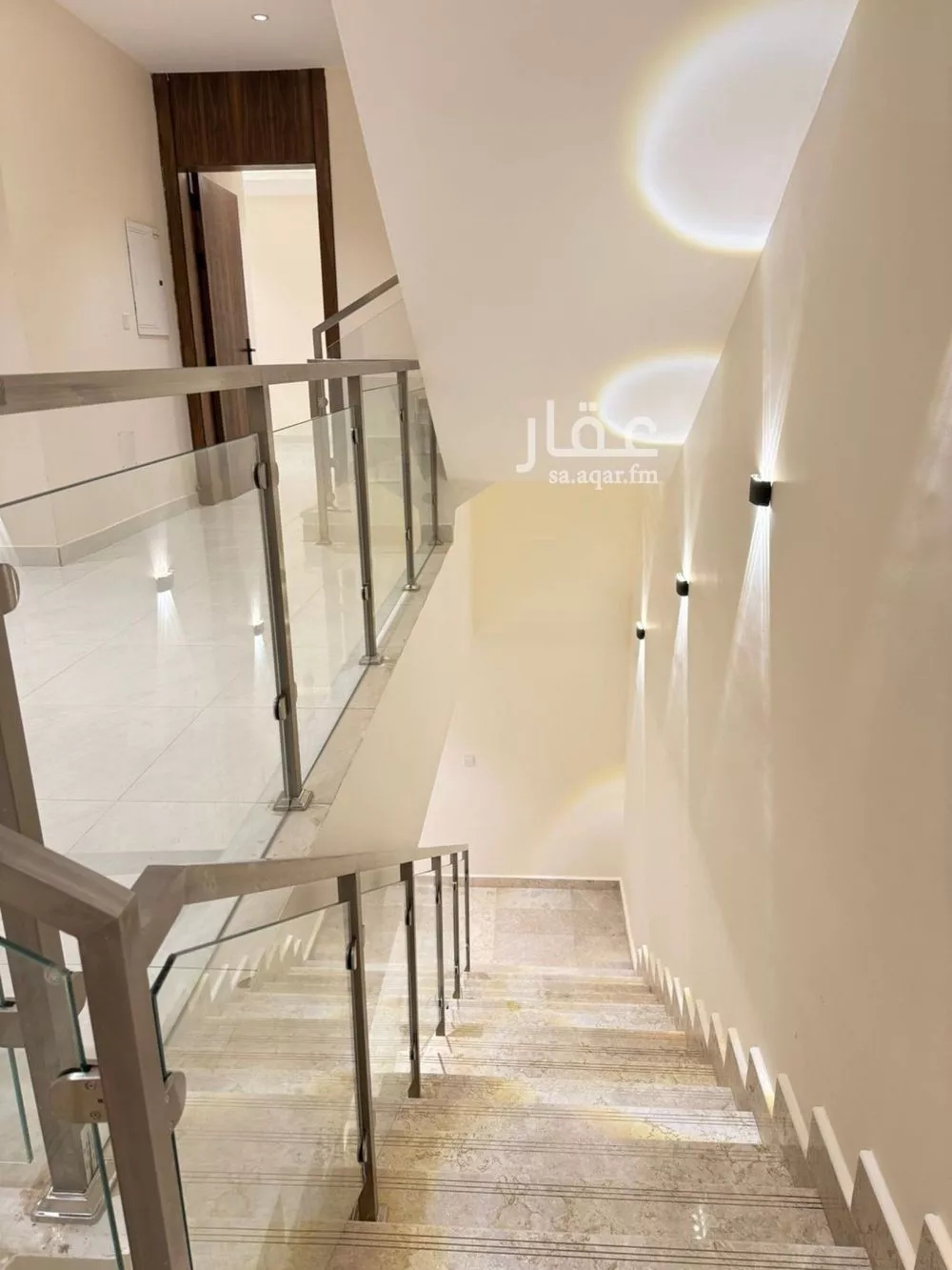 فيلا 9 غرف في الجنادرية 5