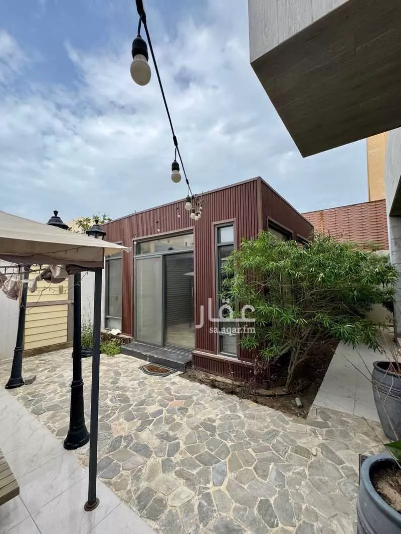 5 bedroom villa in Al Buhairah