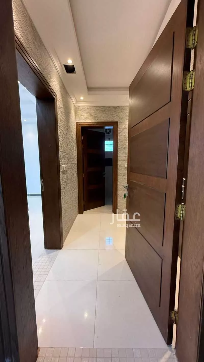 4 bedroom building in Al Yaqout, Jeddah 8
