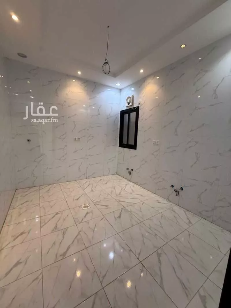 4 bedroom apartment in Az Zomorod, Jeddah 8