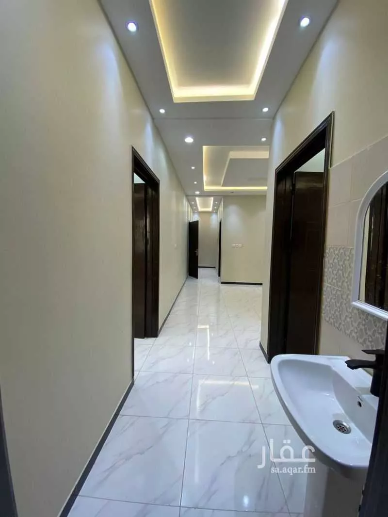 4 bedroom floor in Al Janadriyah 4