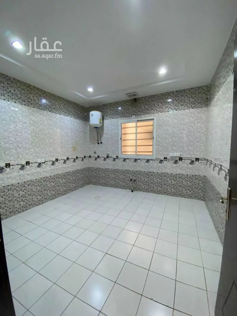 4 bedroom floor in Al Janadriyah 2