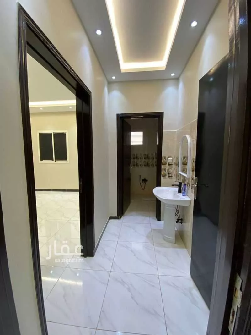 4 bedroom floor in Al Janadriyah 5