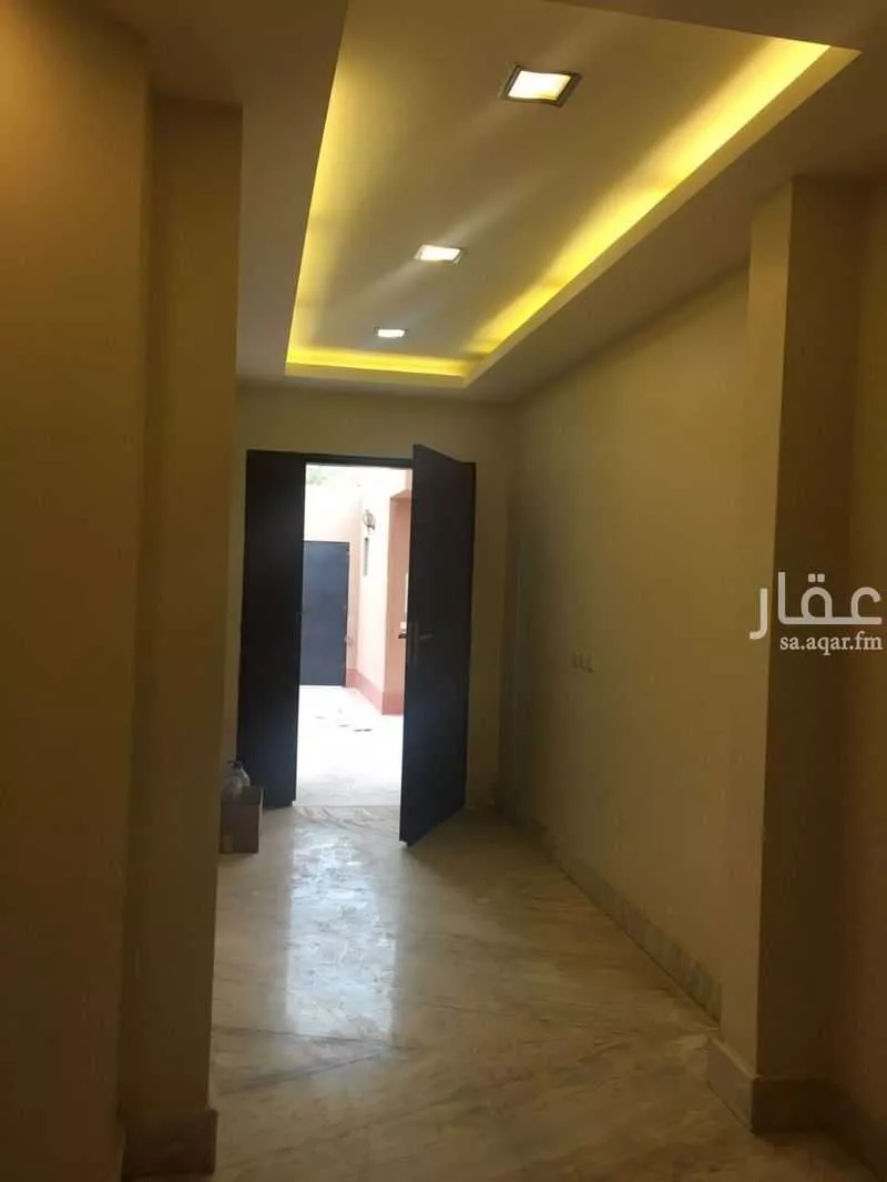 فيلا 10 غرف في العقيق 5