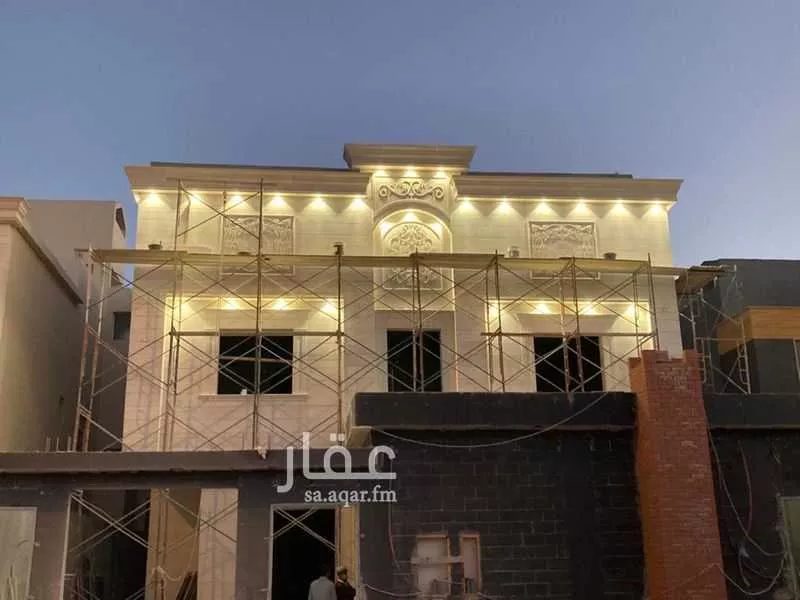 8 bedroom apartment in As Saadah 4