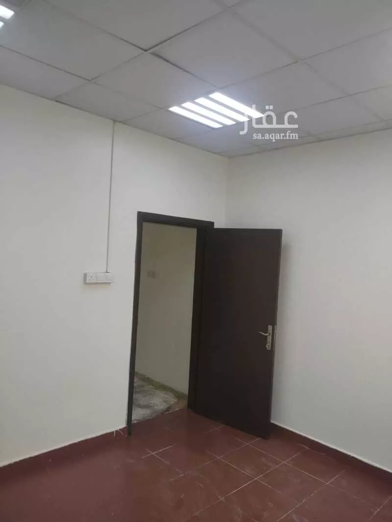 شقة 4 غرف في العزيزية 4