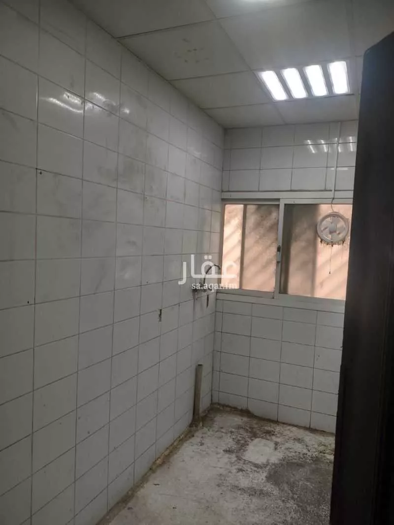 شقة 4 غرف في العزيزية 3