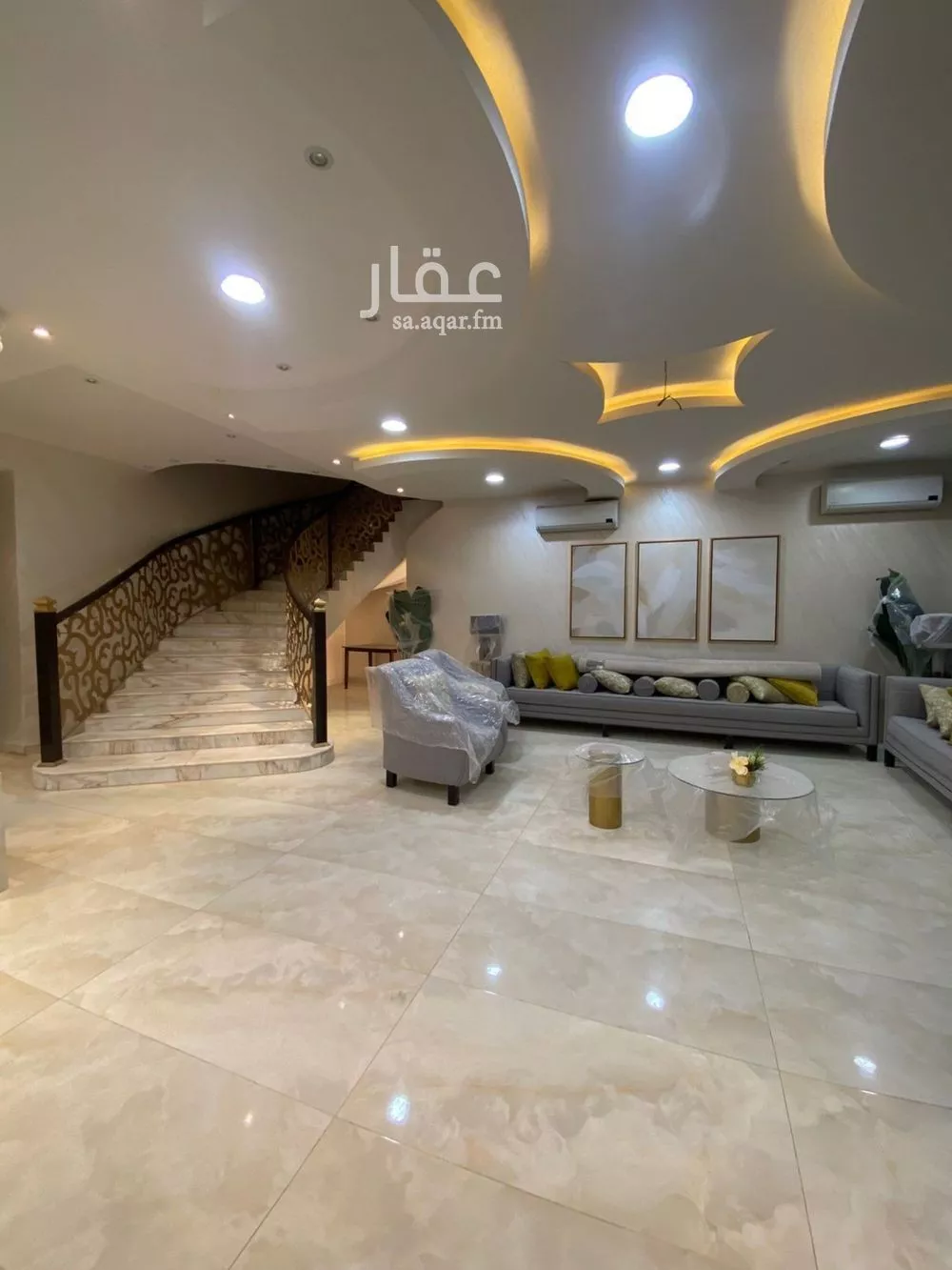 فيلا 5 غرف في الملقا 4