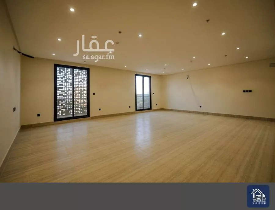 شقة 5 غرف في الرمال 3