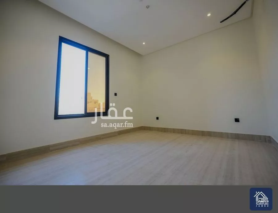 شقة 5 غرف في الرمال 4