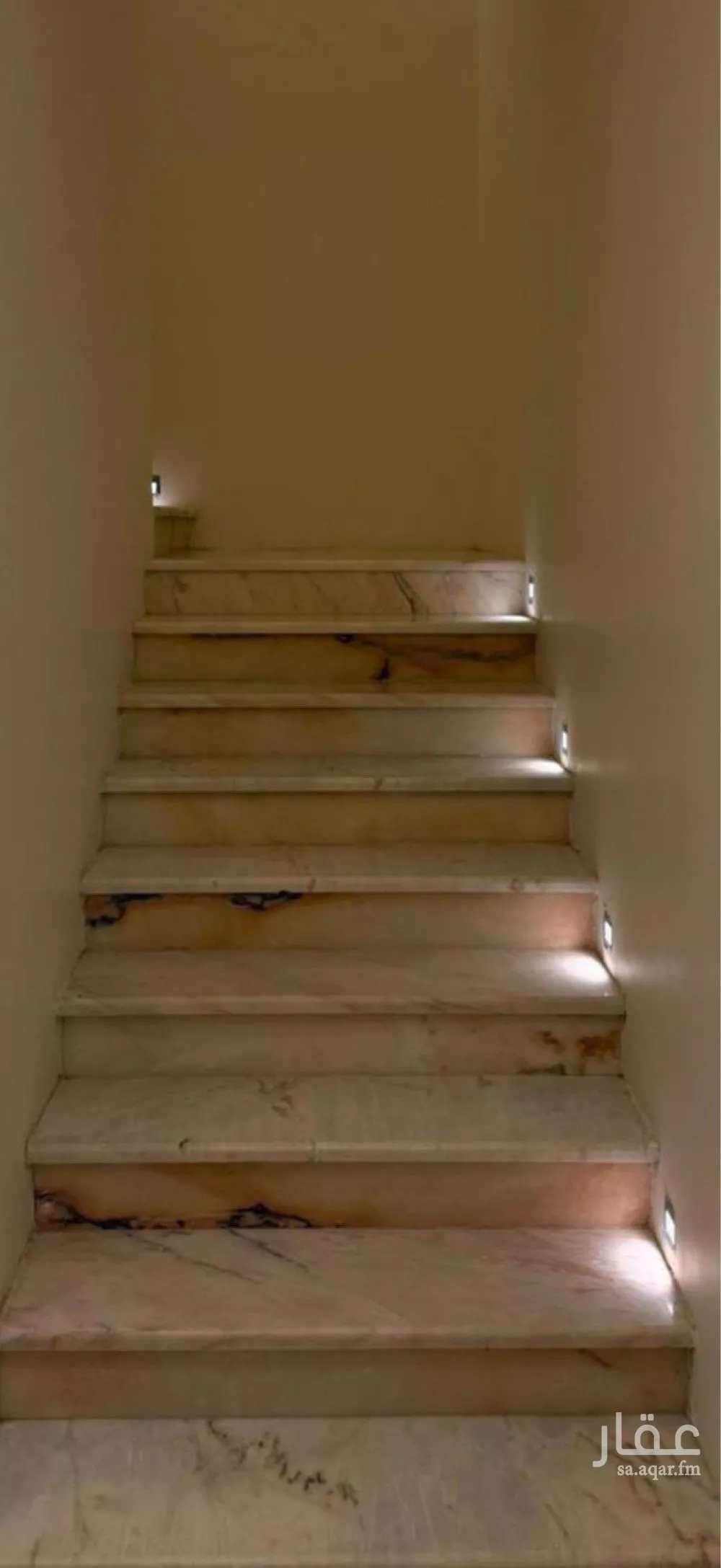 فيلا 6 غرف في الملك فهد 5