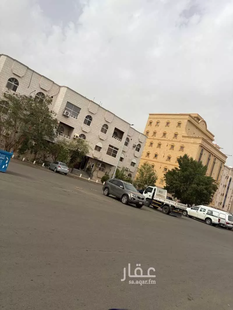 عمارة 1078 م² في الفيصلية 3