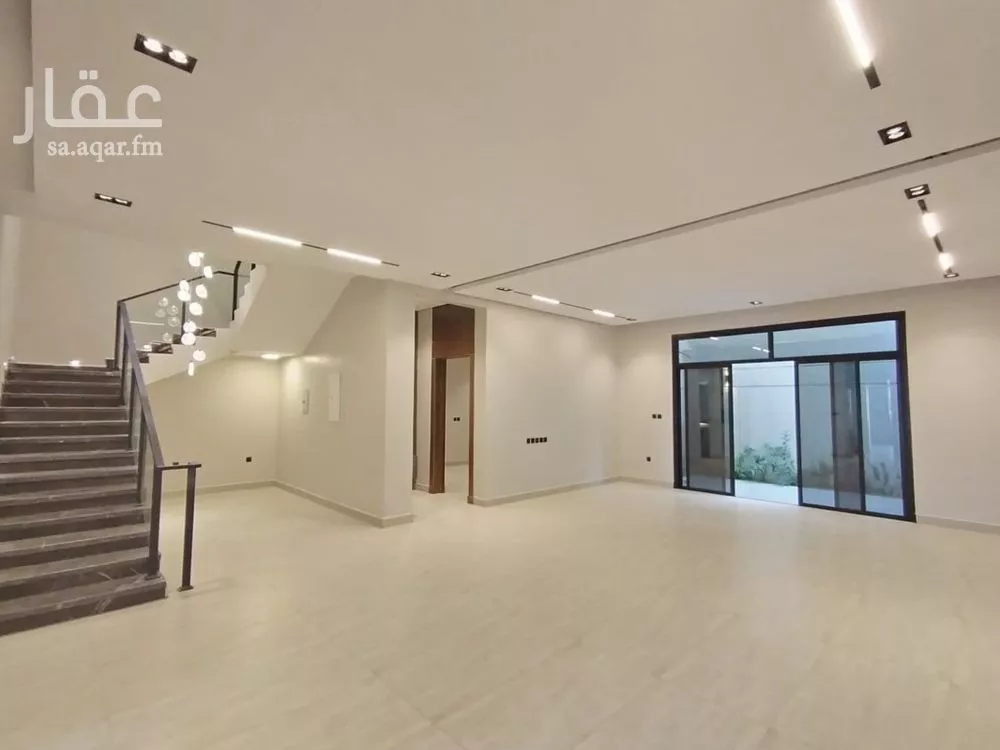 فيلا 5 غرف في الرمال 1